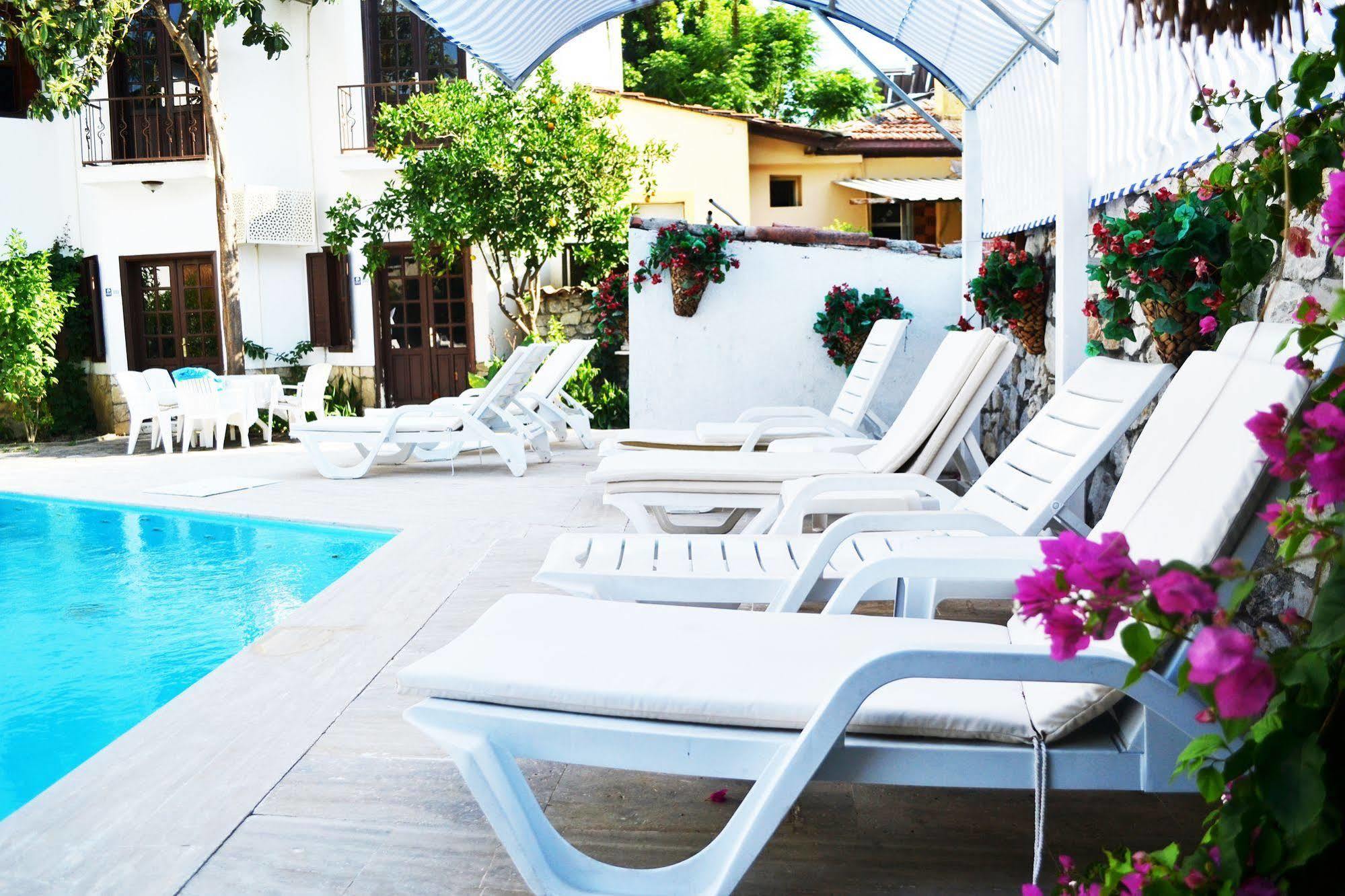 Oskay Hotel 达利安 外观 照片