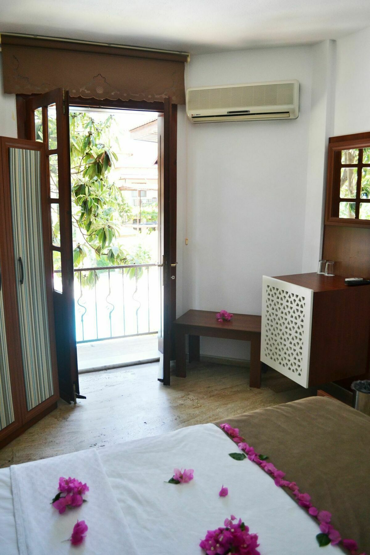 Oskay Hotel 达利安 外观 照片